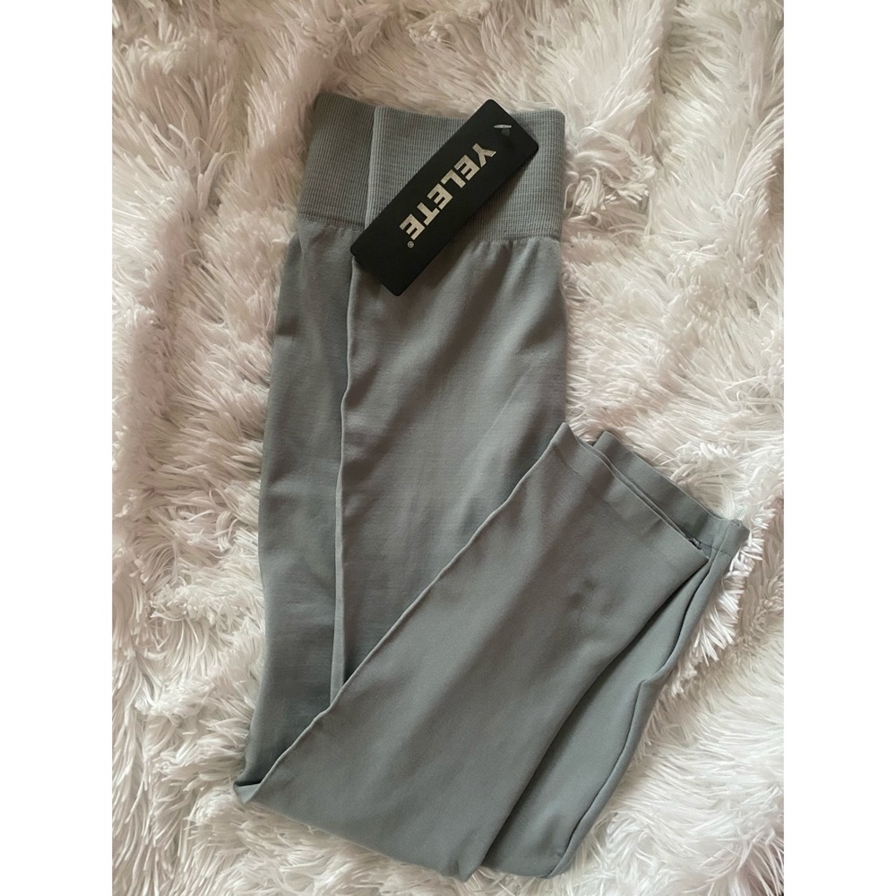 Grey Crop Legging ✨
